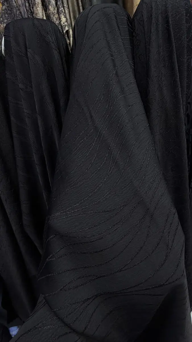 جاكار اسود لمع