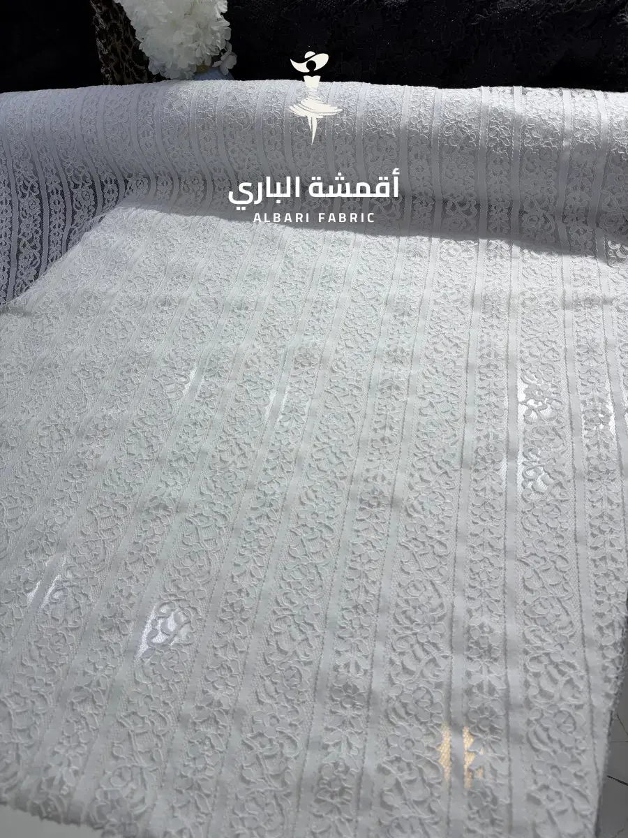 تول او دانتيل فرنسي - صورة 1