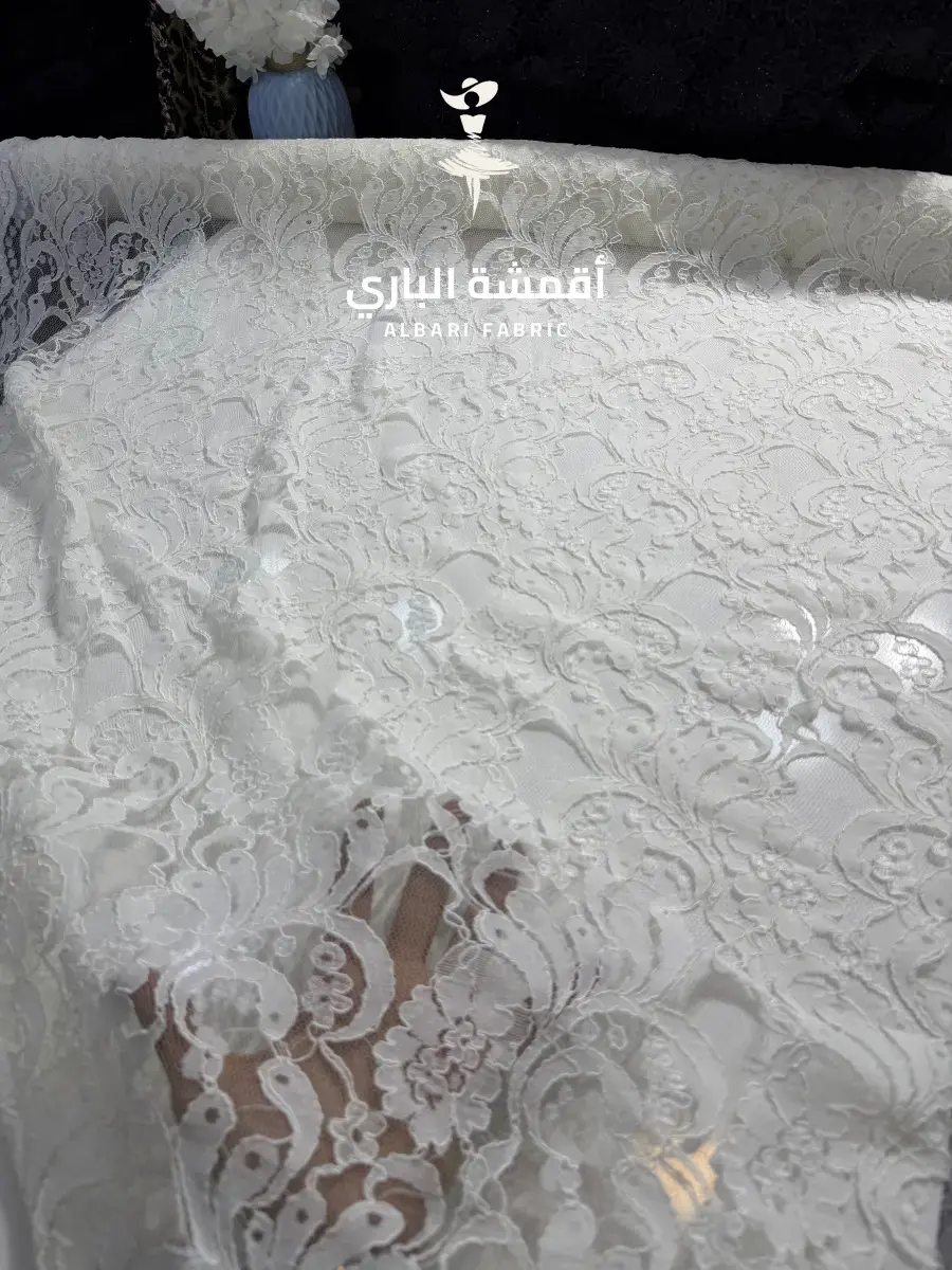 تول او دانتيل فرنسي - صورة 1