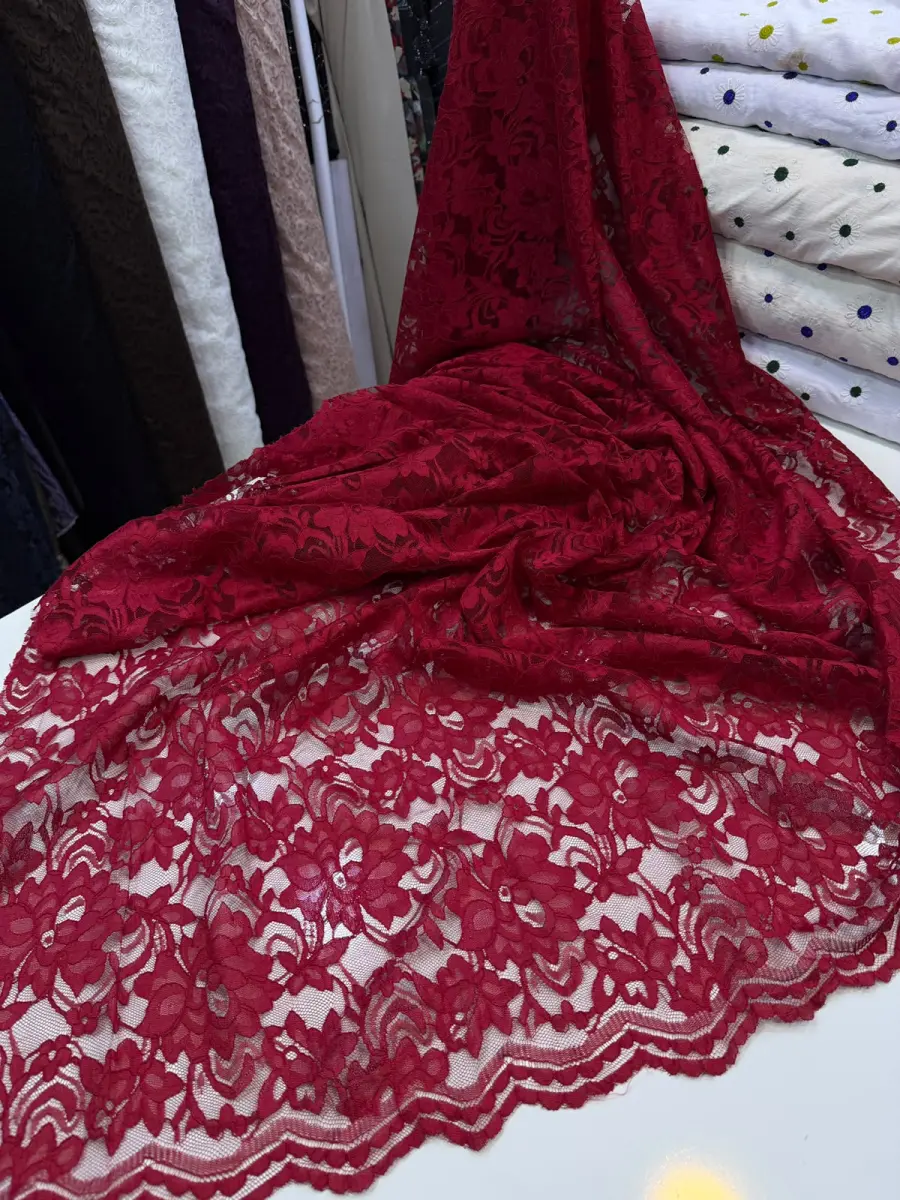 دانتيل او تول فرنسي - صورة 1