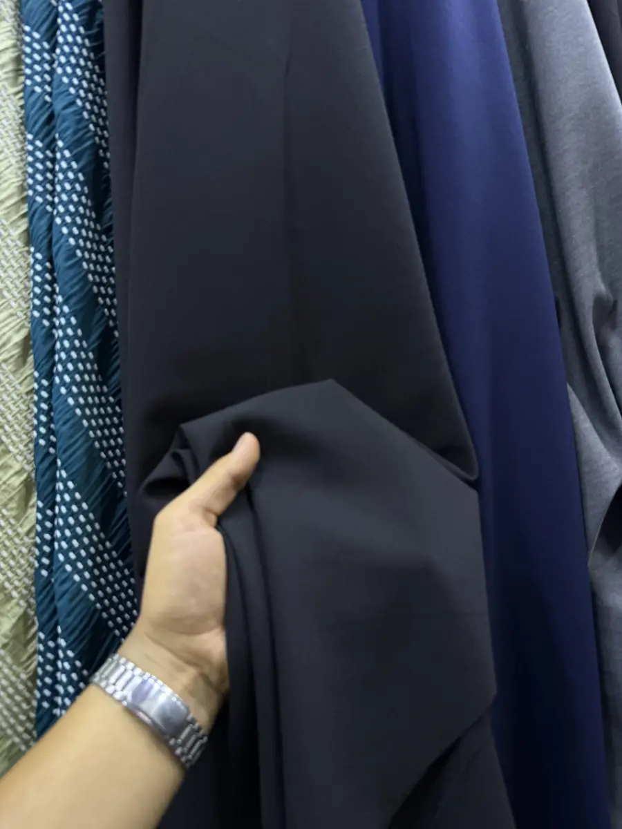 تي ار اسود - صورة 1
