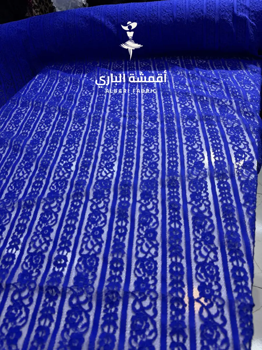 تول او دانتيل فرنسي - صورة 1