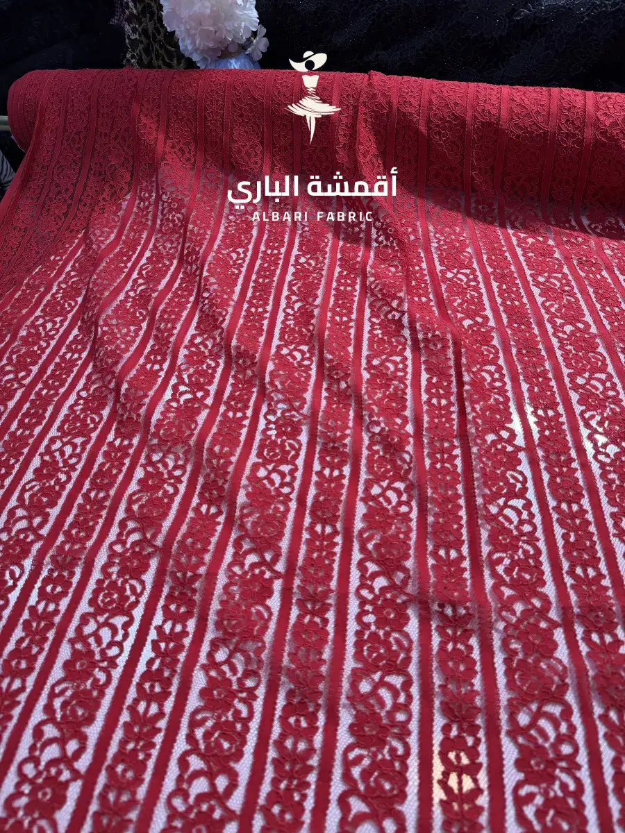 تول او دانتيل فرنسي - صورة 1