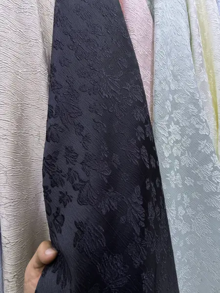 جاكار اسود