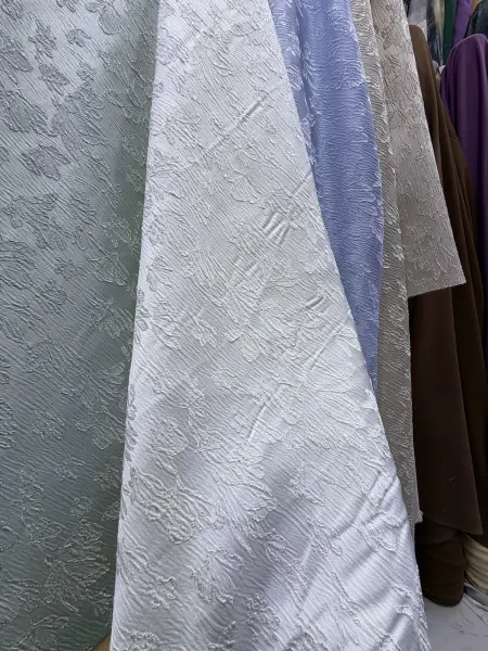 جاكار اوف وايت او بيجي فاتح