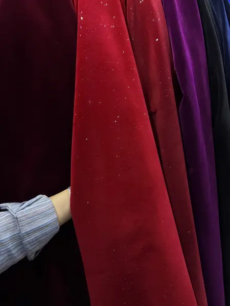 قديفه بف أحمر لامع